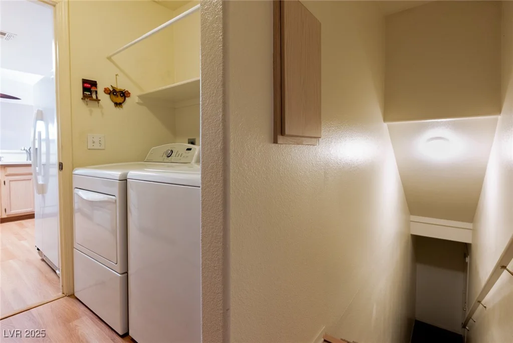 7061 Roscoe, Las Vegas, NV 89129