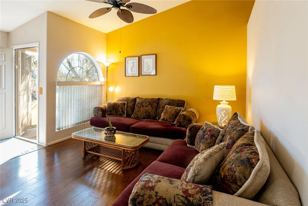 7061 Roscoe, Las Vegas, NV 89129