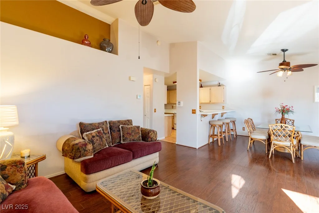 7061 Roscoe, Las Vegas, NV 89129