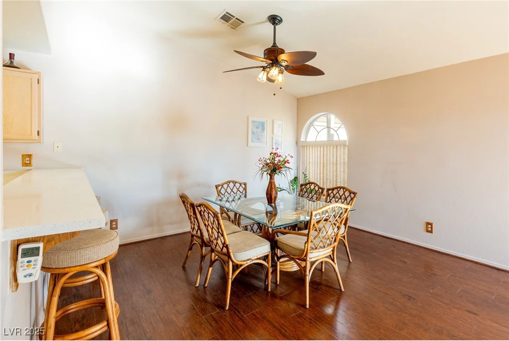 7061 Roscoe, Las Vegas, NV 89129