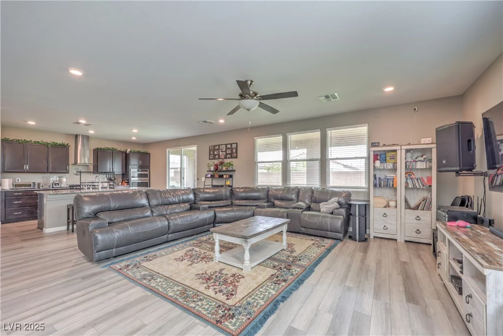 6904 Baylor Creek, North Las Vegas, NV 89086