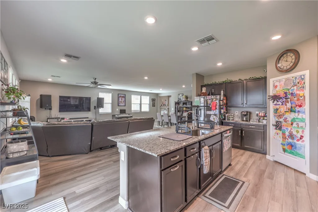 6904 Baylor Creek, North Las Vegas, NV 89086
