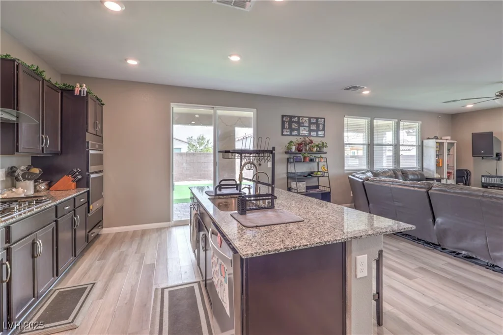 6904 Baylor Creek, North Las Vegas, NV 89086