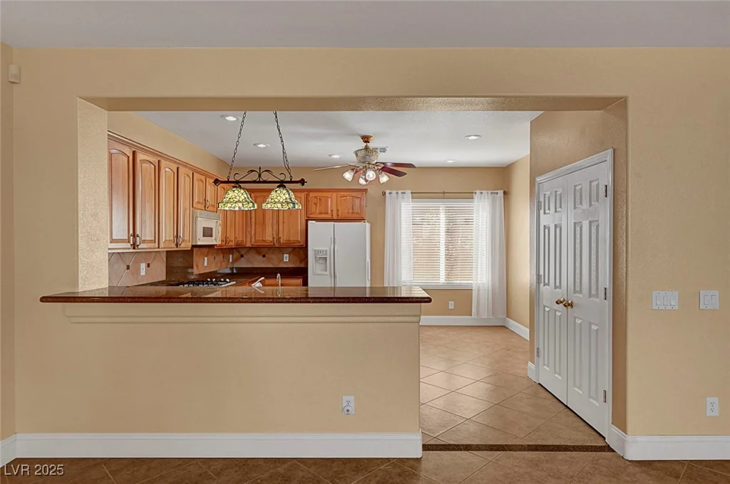4593 Weitzman, Las Vegas, NV 89141