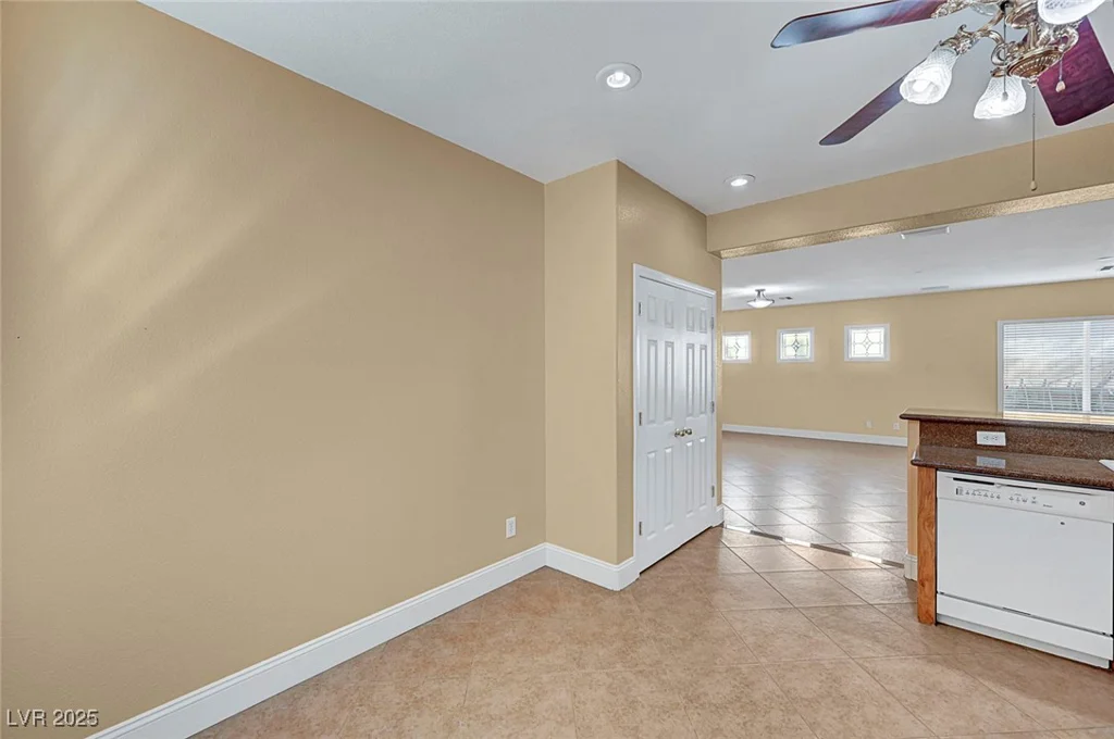 4593 Weitzman, Las Vegas, NV 89141