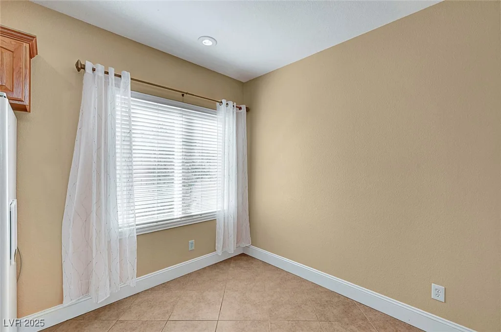 4593 Weitzman, Las Vegas, NV 89141