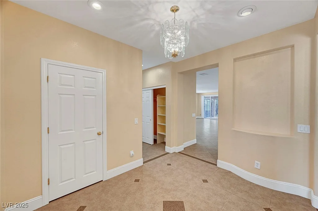 4593 Weitzman, Las Vegas, NV 89141
