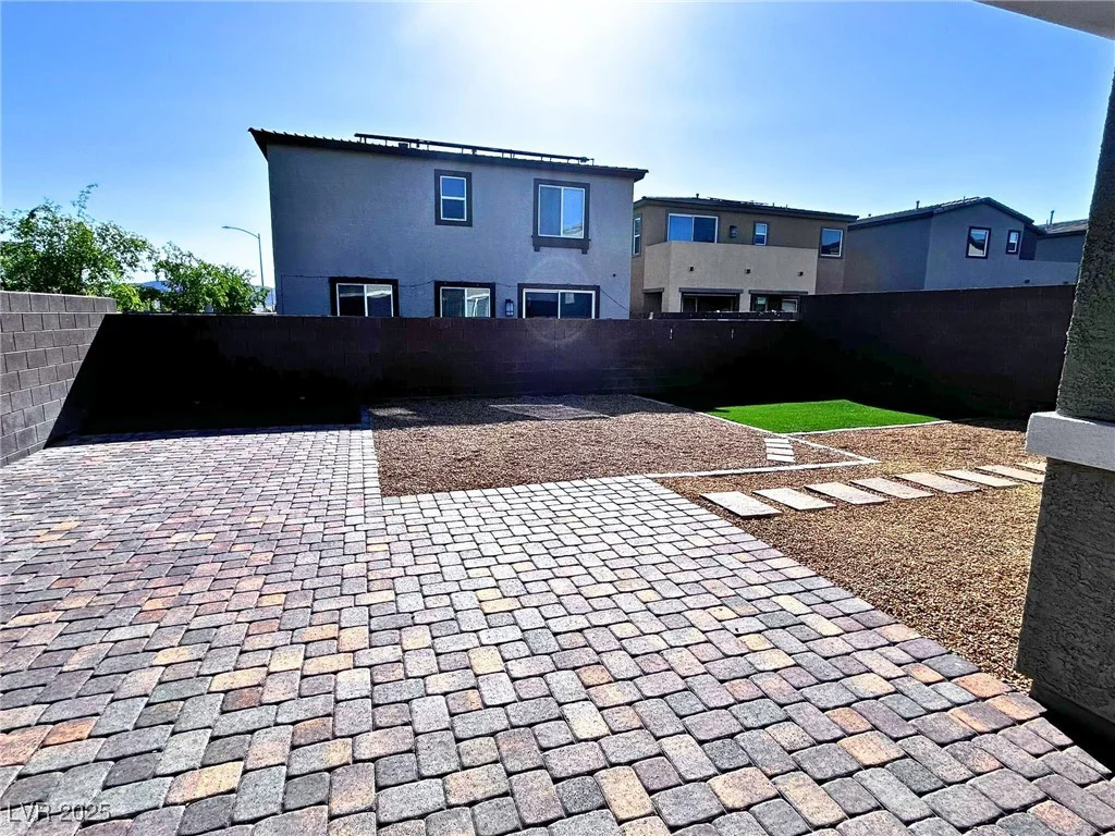 290 Mount Williamson, Henderson, NV 89015