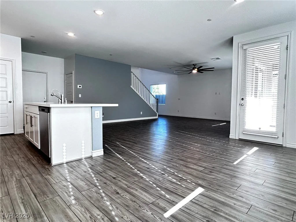 290 Mount Williamson, Henderson, NV 89015