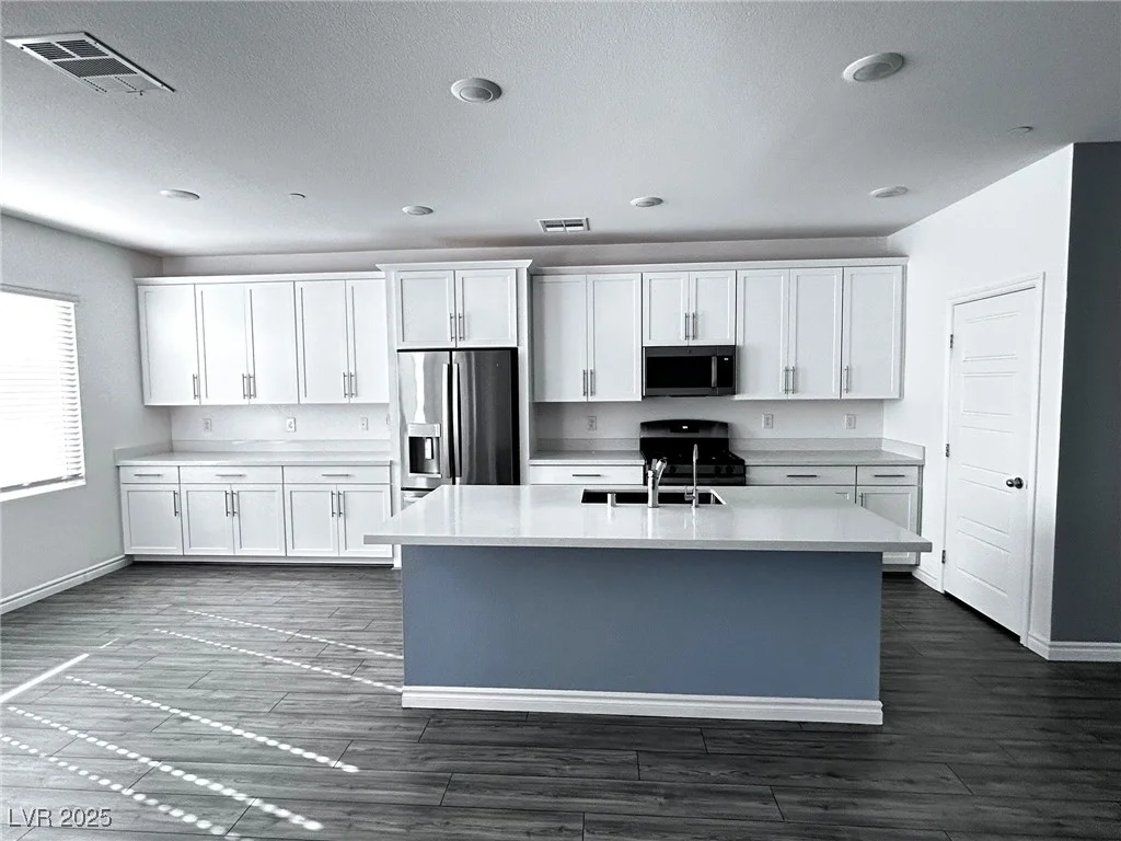 290 Mount Williamson, Henderson, NV 89015