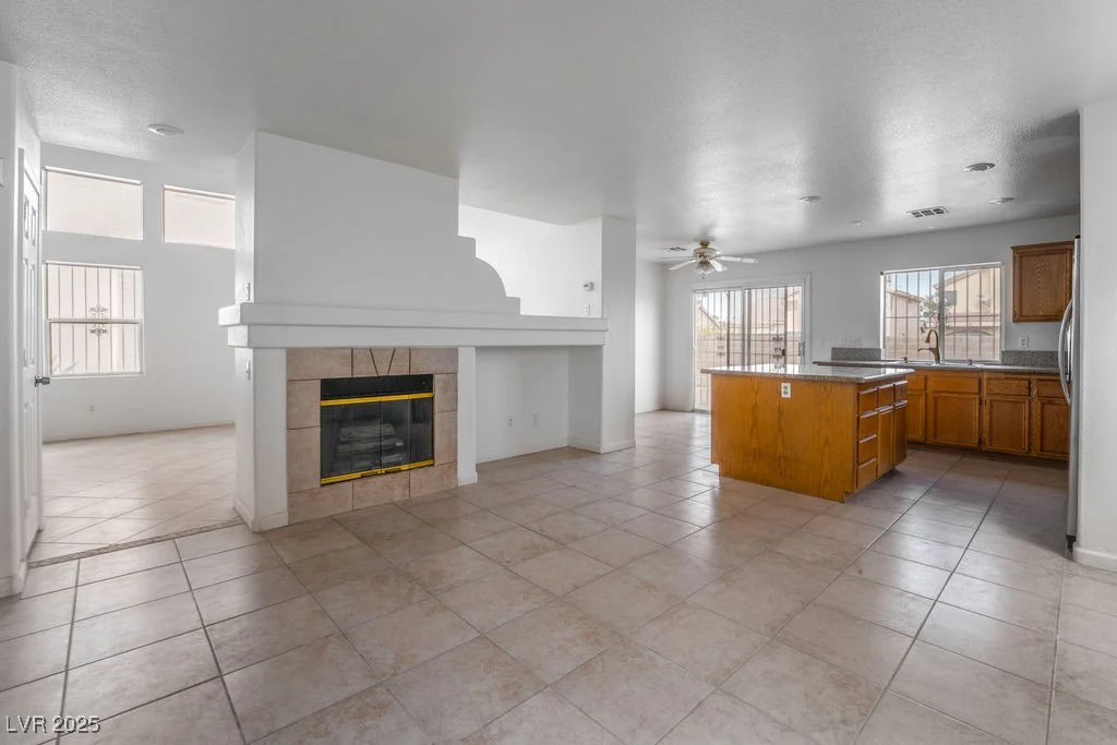 6276 Back Woods, Las Vegas, NV 89142