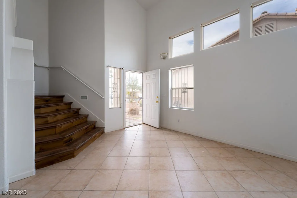 6276 Back Woods, Las Vegas, NV 89142