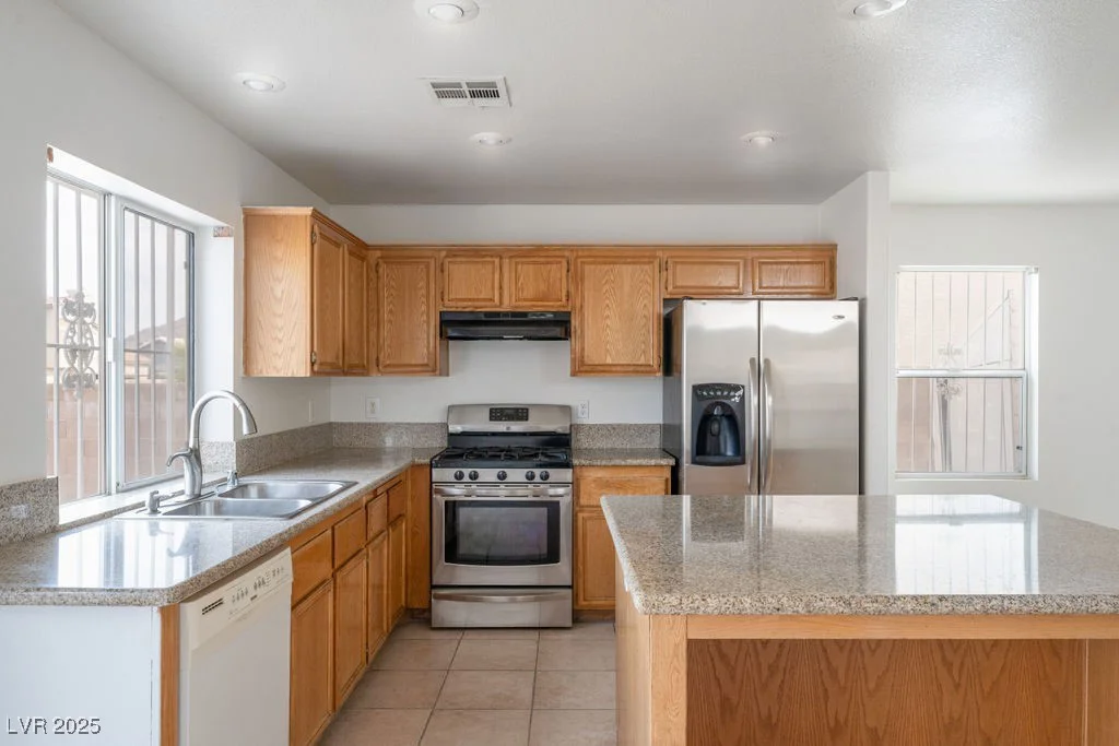 6276 Back Woods, Las Vegas, NV 89142