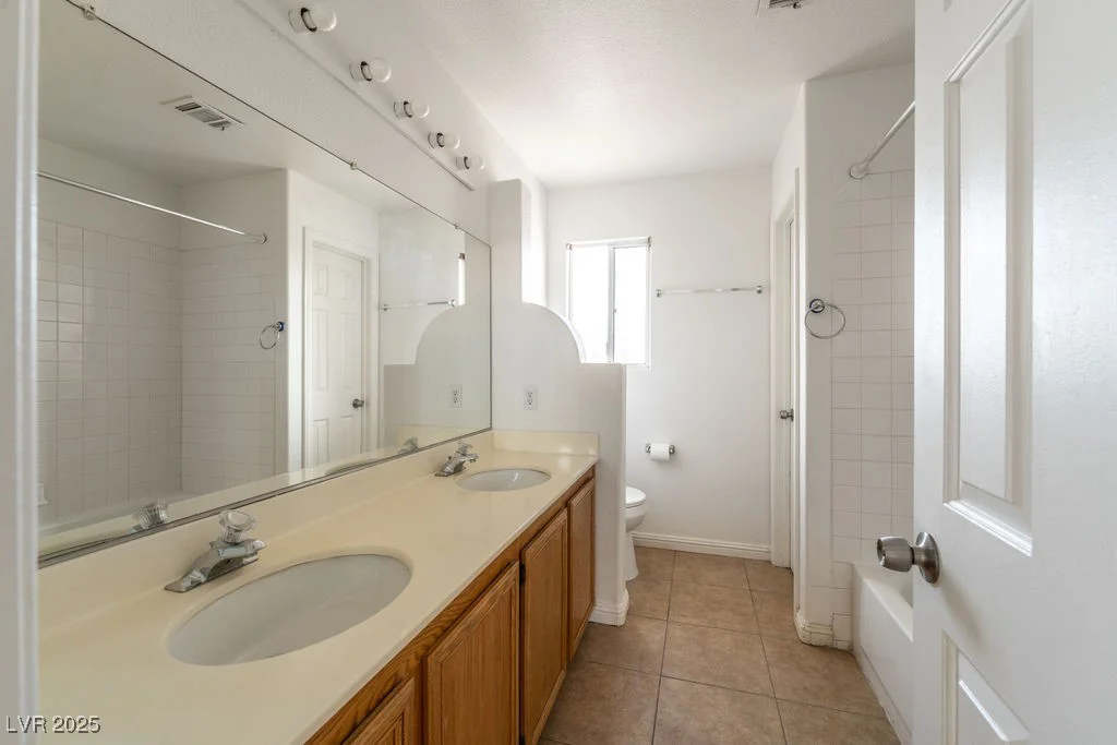 6276 Back Woods, Las Vegas, NV 89142