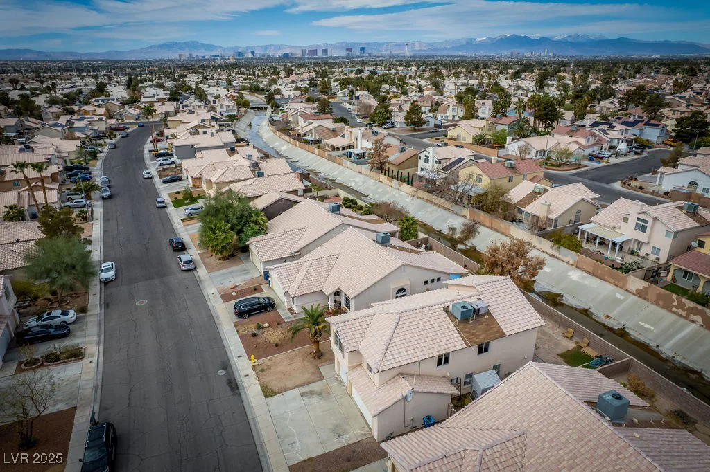 6276 Back Woods, Las Vegas, NV 89142