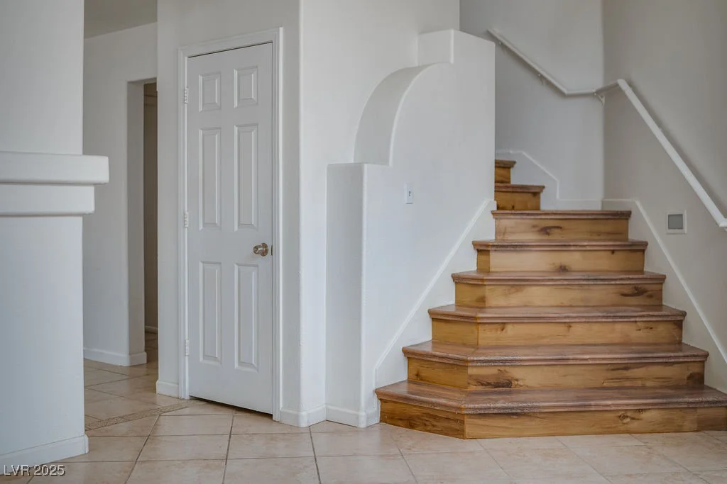 6276 Back Woods, Las Vegas, NV 89142