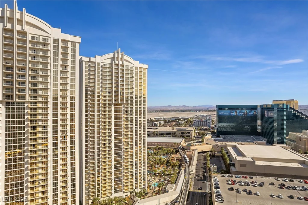 135 Harmon, Las Vegas, NV 89109