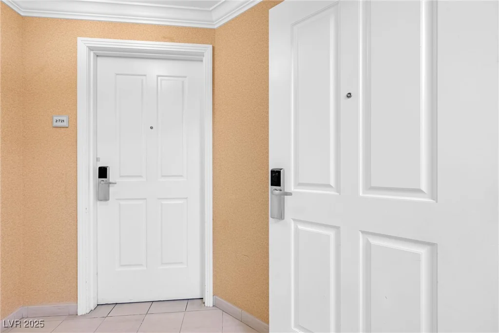 135 Harmon, Las Vegas, NV 89109