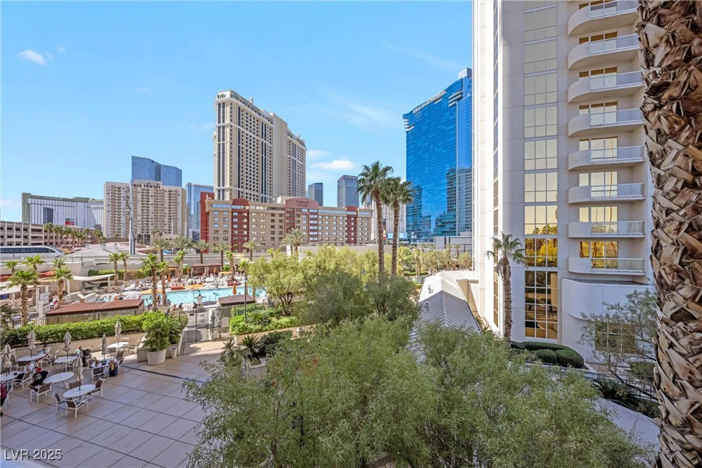 135 Harmon, Las Vegas, NV 89109