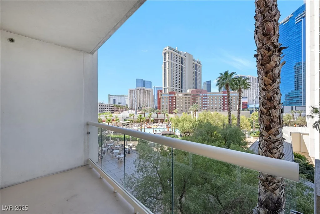135 Harmon, Las Vegas, NV 89109