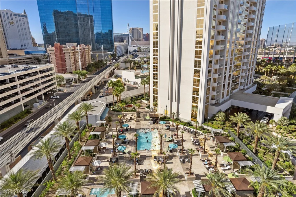 135 Harmon, Las Vegas, NV 89109
