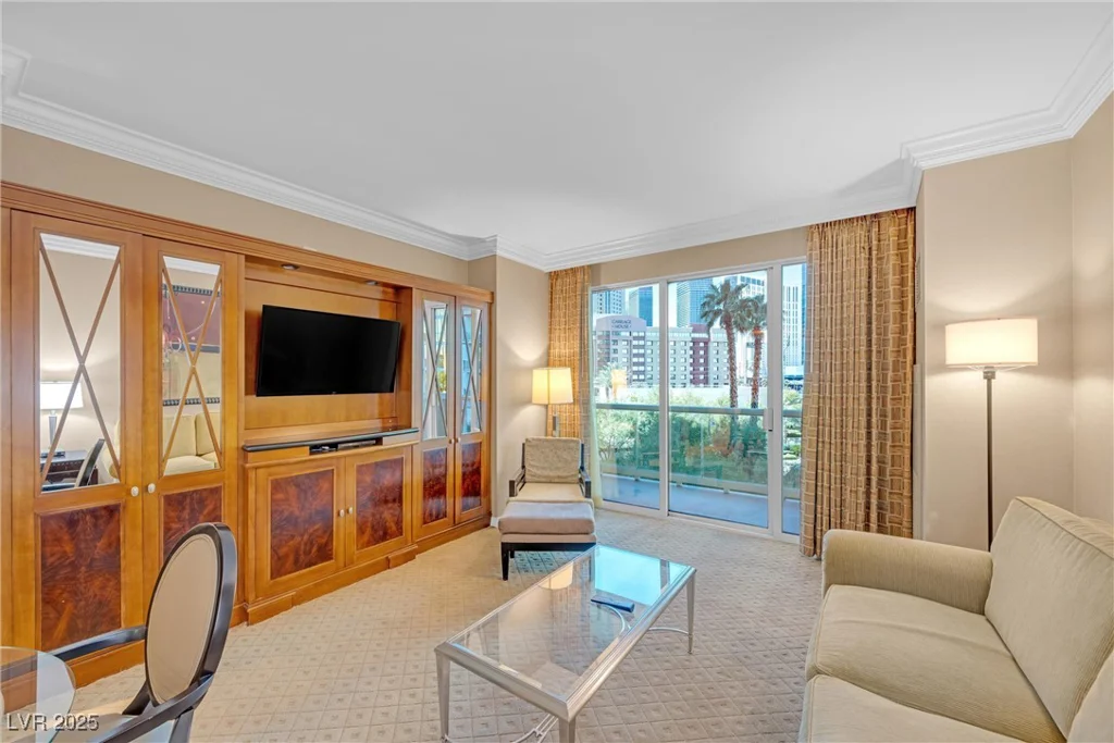 135 Harmon, Las Vegas, NV 89109