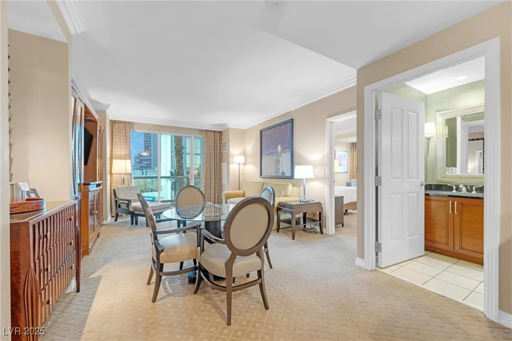 135 Harmon, Las Vegas, NV 89109