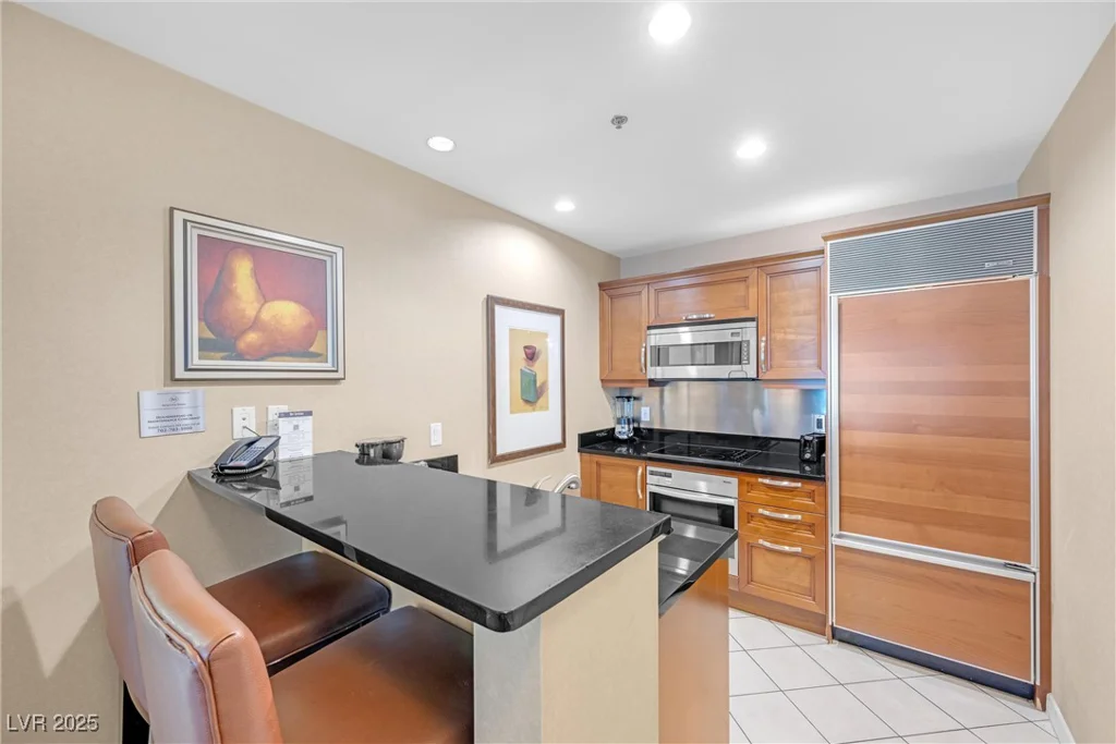 135 Harmon, Las Vegas, NV 89109