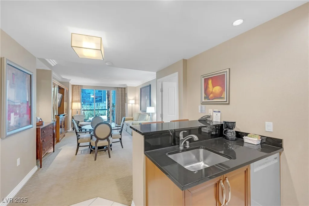 135 Harmon, Las Vegas, NV 89109