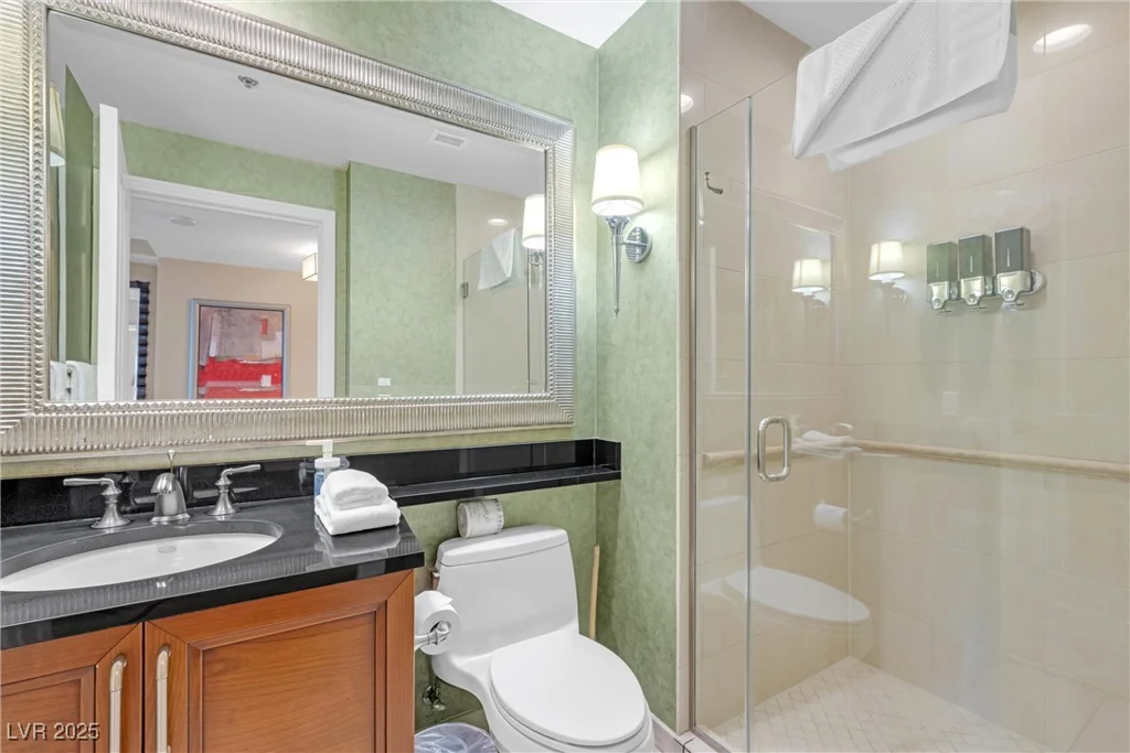 135 Harmon, Las Vegas, NV 89109