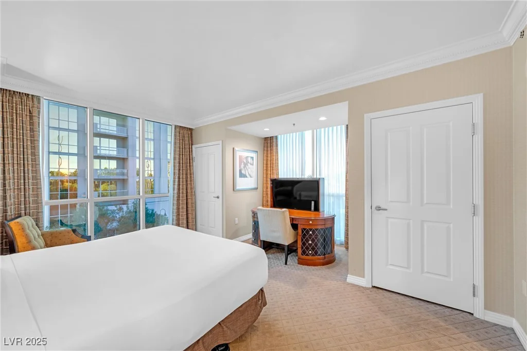 135 Harmon, Las Vegas, NV 89109