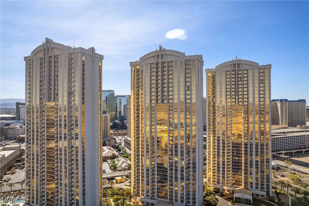 135 Harmon, Las Vegas, NV 89109