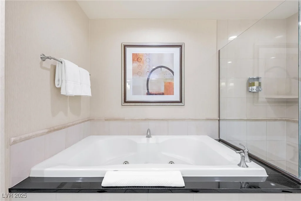 135 Harmon, Las Vegas, NV 89109