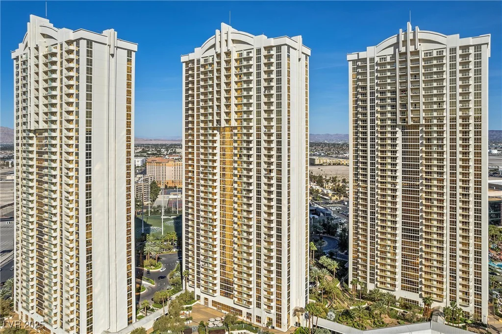 135 Harmon, Las Vegas, NV 89109