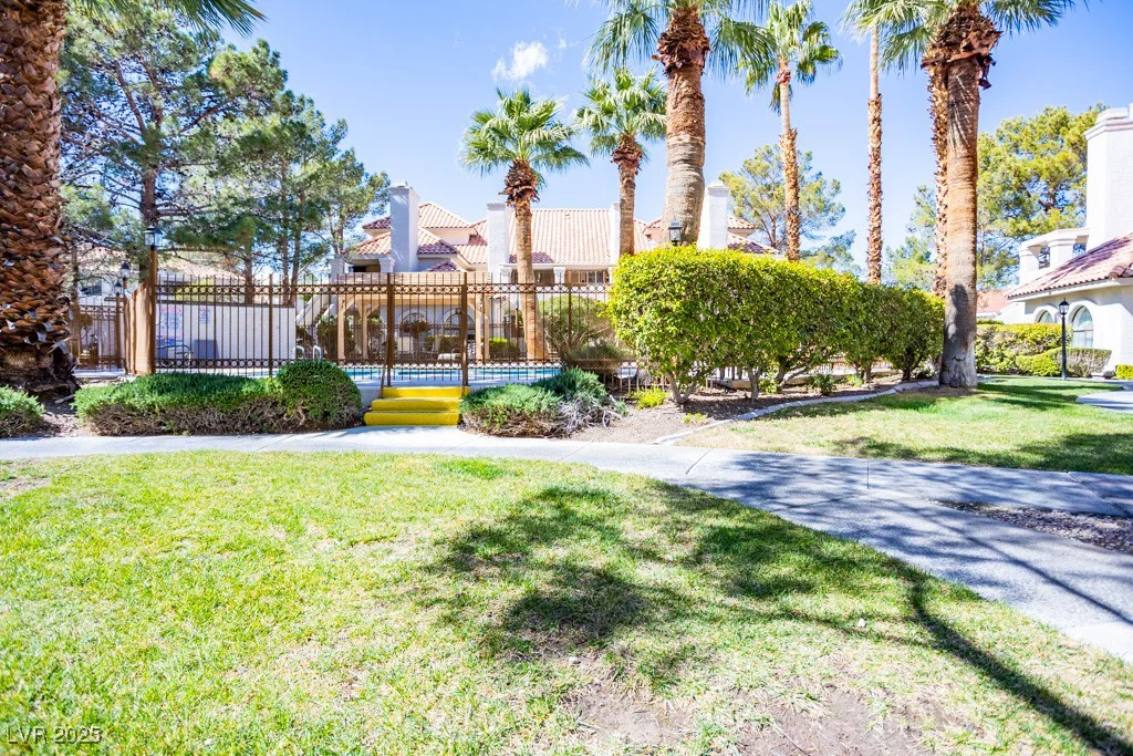 2611 Durango, Las Vegas, NV 89117