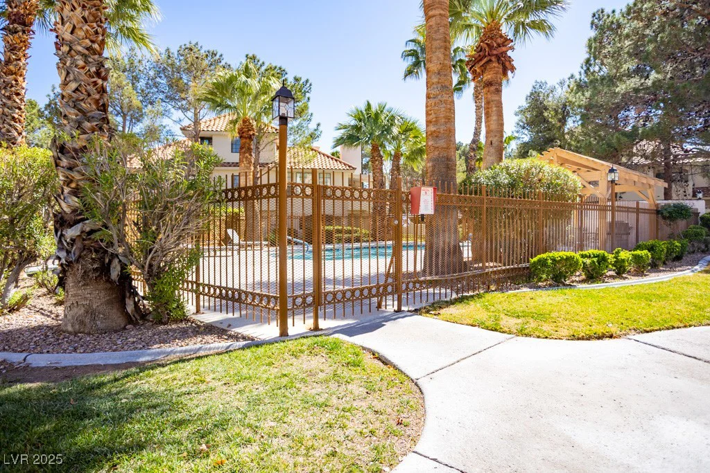 2611 Durango, Las Vegas, NV 89117
