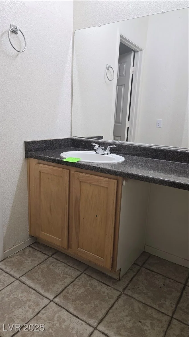 7904 Limbwood, Las Vegas, NV 89131