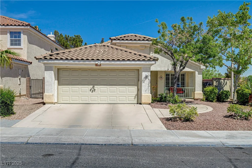2024 Riva Del Garda, Las Vegas, NV 89134