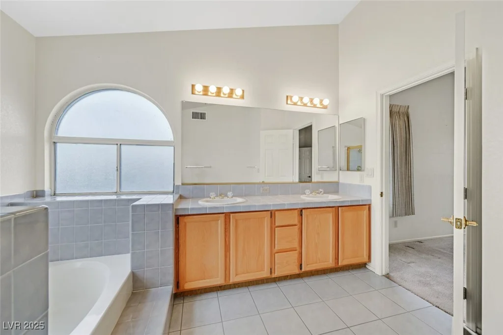 15 Richland Acres, Henderson, NV 89074