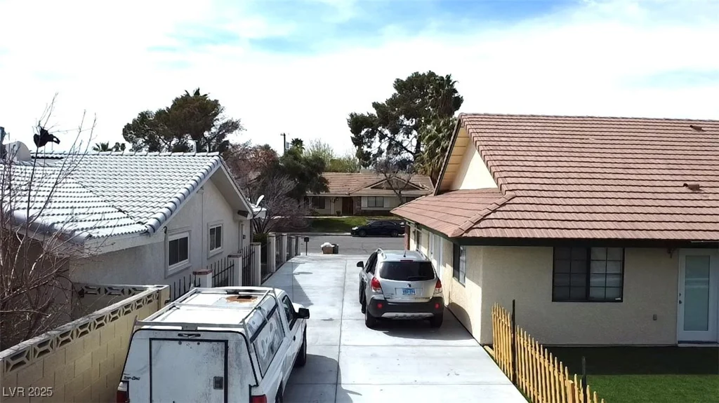 1104 Oak Tree, Las Vegas, NV 89108