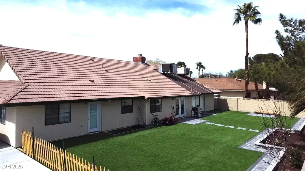 1104 Oak Tree, Las Vegas, NV 89108