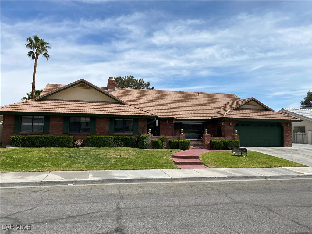 1104 Oak Tree, Las Vegas, NV 89108