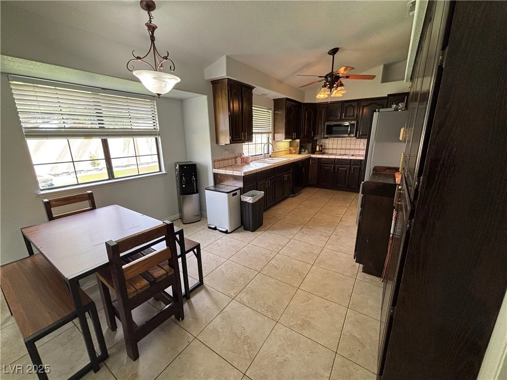 1104 Oak Tree, Las Vegas, NV 89108
