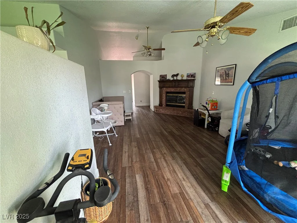 1104 Oak Tree, Las Vegas, NV 89108