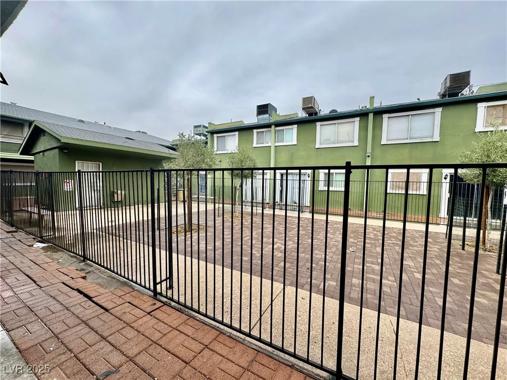 520 13th, Las Vegas, NV 89101