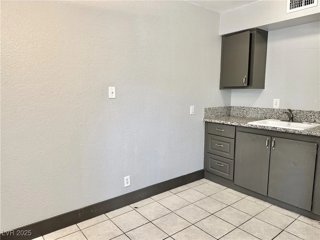 520 13th, Las Vegas, NV 89101