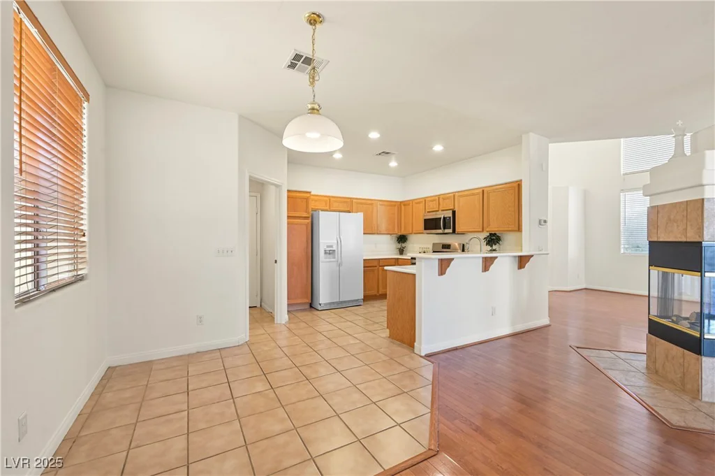 1712 Warrenville, Las Vegas, NV 89117