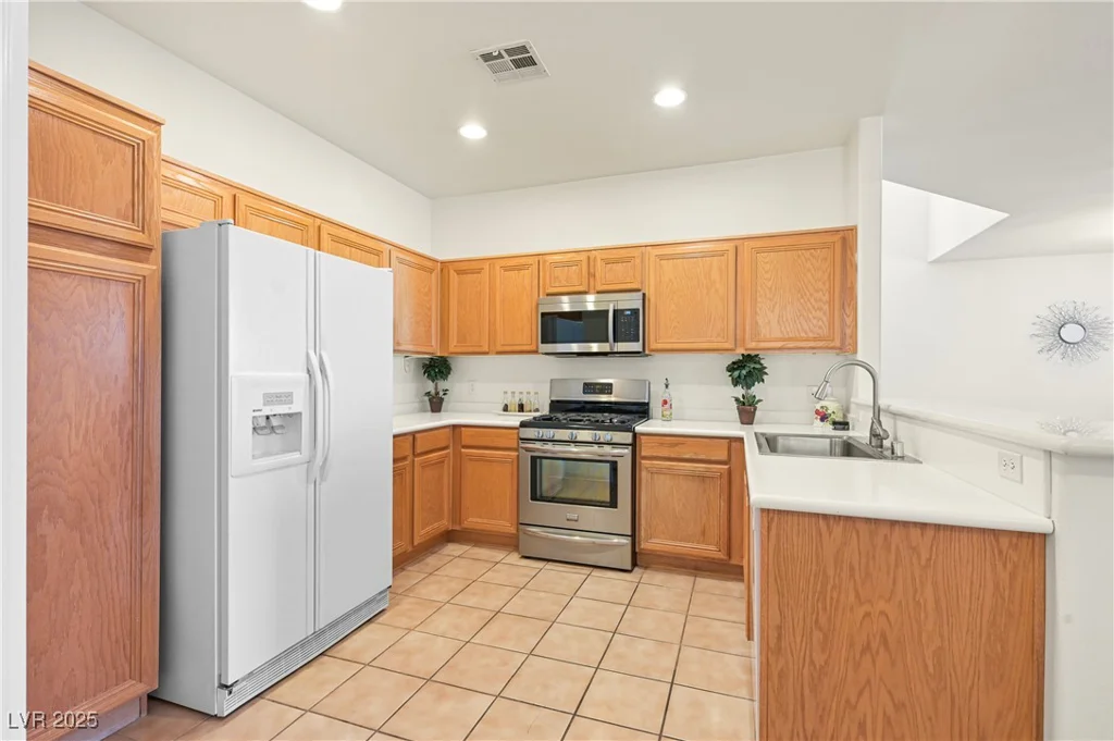 1712 Warrenville, Las Vegas, NV 89117