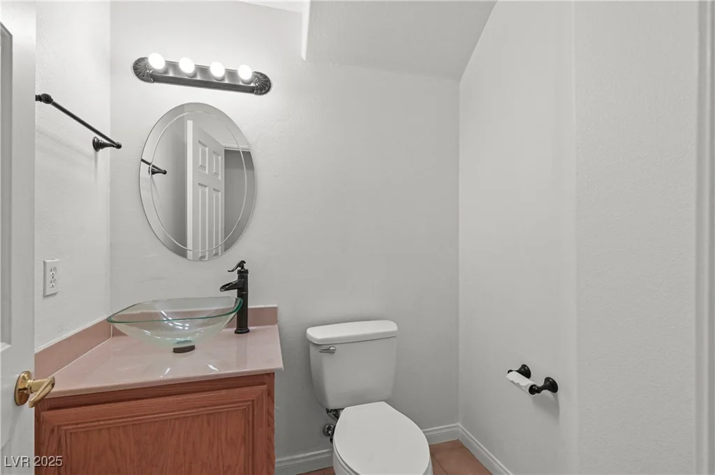 1712 Warrenville, Las Vegas, NV 89117