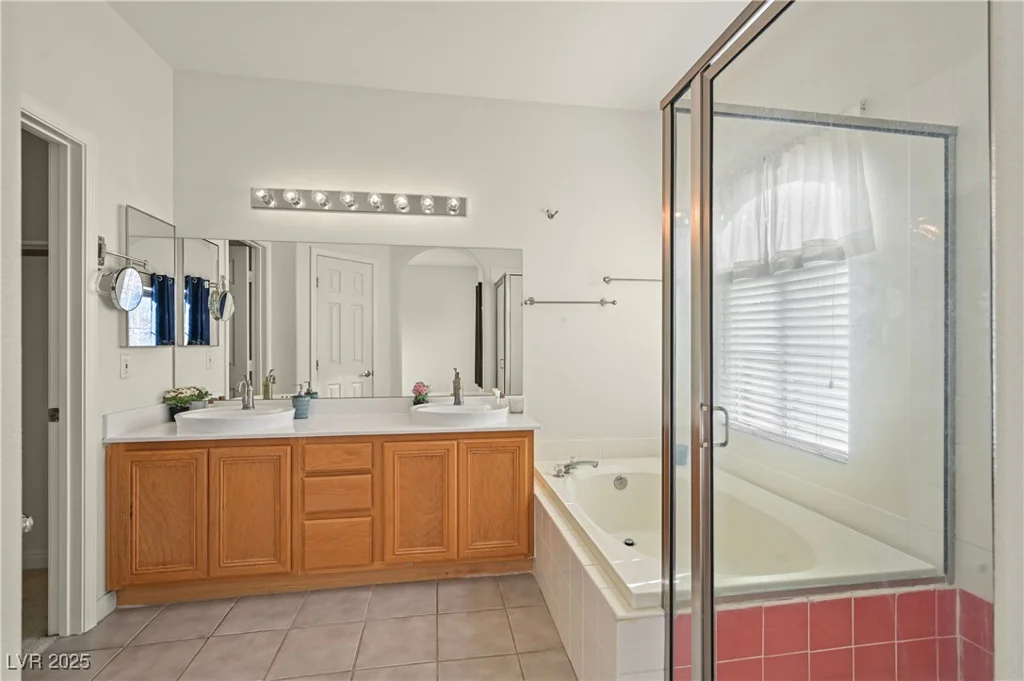 1712 Warrenville, Las Vegas, NV 89117